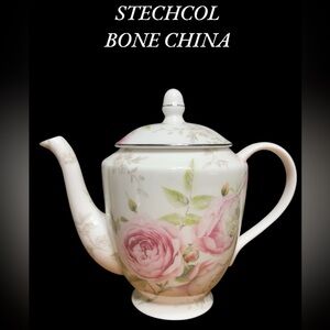 Stechcol-Gracie fine bone china “Beau Rose” Teapot. Excellent preowned! Like new